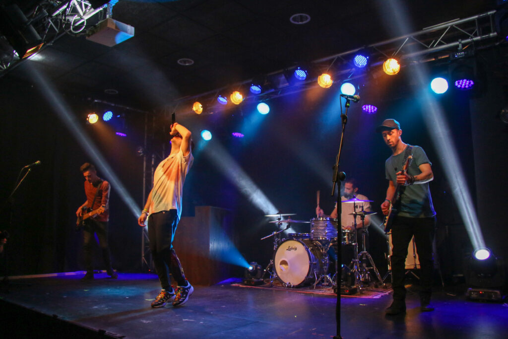 i Paradise tribute band al completo sul palco